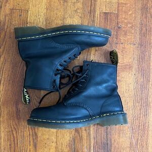 Dr. Martens Black Leather Boots. 8W or 7M. Lightly worn. Style AW004 SH 09 V